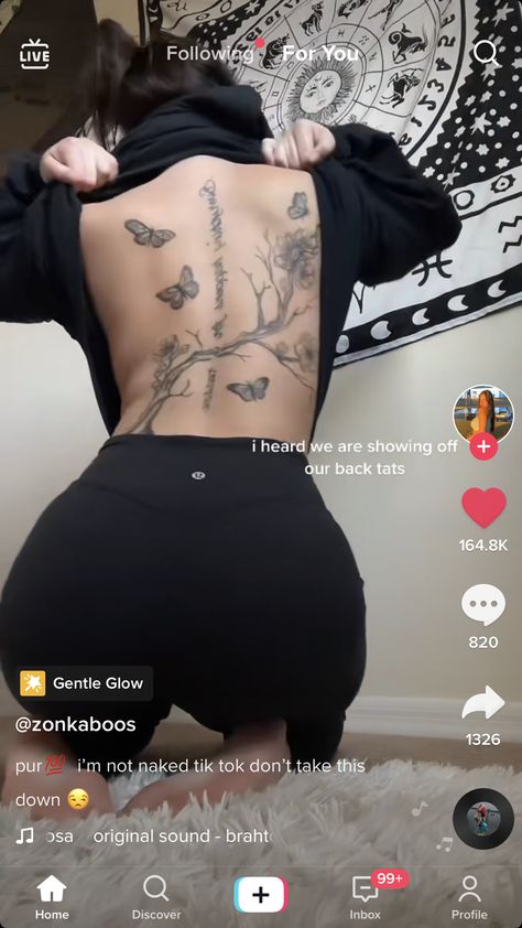 Back Tattoo With Words And Flowers, Back Big Tattoo Women, Back Tattoos On Women, Vine Tattoos Black Women, Back Tattoo Add Ons Women, Flower Tattoos On Black Women, Flower Back Tattoo Black Women, Baddie Spine Tattoo Ideas, Tree Tattoo Black Women