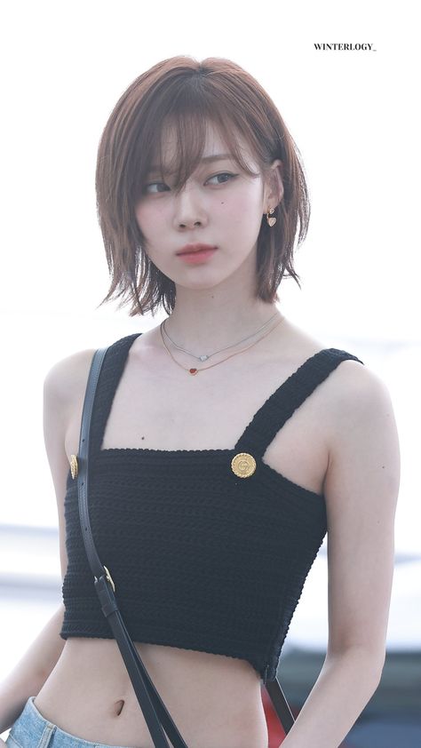 @winterlogy_ On Twitter Korea Short Hair Haircuts, Kpop Idols With Short Hair, Kpop Haircut Female, Japanese Short Haircut, Short Hair Japanese Style, Japanese Bob Haircut, Japanese Haircut Short, Hair Theory, Kpop Short Hair