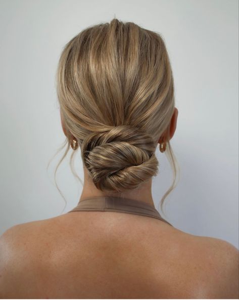 Low Piecey Bun, Elegant Slick Back Bun, Hailey Bieber Bun Wedding, Mid Bun Bridal Hair, Low Bun With Front Pieces Out, Low Loose Bun Wedding, Sleek Wedding Updo, Straight Hair Updo, Low Bun Wedding Hair