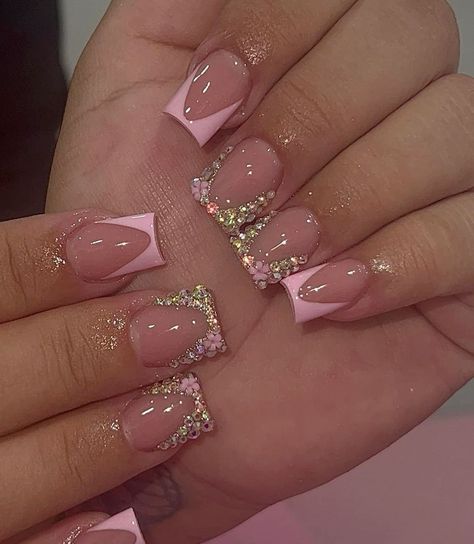 There's a new beauty trend taking over Instagram and it's absolutely stunning. Say hello to "quartz nails". Quartz Nails, Acrylic Toe Nails, Colored Acrylic Nails, Girly Acrylic Nails, French Tip Acrylic Nails, Short Square Acrylic Nails, Acrylic Nails Coffin Pink, Unique Acrylic Nails, Long Square Acrylic Nails