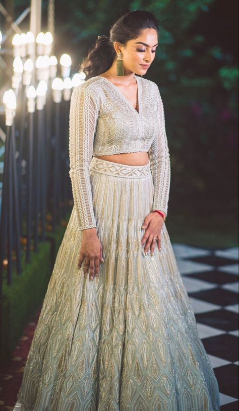 Dress For Sisters Engagement Indian, White Lehenga For Engagement, Sangeet Outfit Sisters Gown, Wedding Dress For Sister Of The Bride, Engagement Lehenga Indian Bride, Sisters Wedding Dress Indian, Sister Engagement Dress Indian, Reception Lehenga For Bride Sister, Reception Dress Indian For Sister