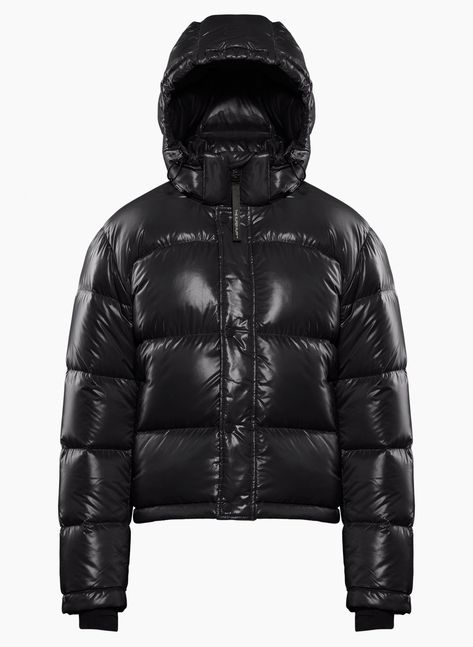 The Super Puff™ Super (Re)puff™ Shorty is a french (Re)Hi-Gloss vegan down puffer. We said it. Engineered to deliver warmth to -30°C / -22°F, The Super (Re)Puff™ is a fully recycled vegan puffer — from trims to fills. It's filled with PrimaLoft® Gold Insulation Luxe™ Bio, the world’s best down alternative, made with recycled materials. It's constructed with (Re)Hi-Gloss — water-repellent and wind-resistant taffeta from France with a glossy finish and soft feel. This fabric is made from 100% recy Super Puff Aritzia, Aritzia Puffer, Super Puff Shorty, Aritzia Super Puff, The Super Puff, Melina Pant, Aritzia Jacket, Super Puff, Olive Skirt