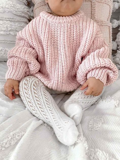 Stylish and Comfy Baby Summer Romper for Quick and Easy Dressing Womens Pastel Outfits, Baby Girl Sweater Outfits, 2024 Easter Outfit, Winter Baby Outfits Girl, Newborn Girl Winter Outfits, Baby Tights Outfit, Winter Toddler Outfits Girl, Baby Style Girl Outfits, Baby Winter Outfits Girl