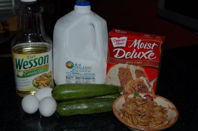 MiMi's Making Meals: Easy Zucchini Bread Recipe For Zucchini Bread, Recipe For Zucchini, Easy Zucchini Bread, Vegan Spinach, How To Cook Zucchini, Bread Easy, Meals Easy, Easy Zucchini, Spice Cake Mix