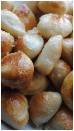 Easy Pretzel Bites, Homemade Pretzel Bites, Rhodes Rolls Recipes, Rhodes Bread, Rhodes Dinner Rolls, Rhodes Rolls, Homemade Pretzel, Frozen Rolls, Frozen Bread Dough