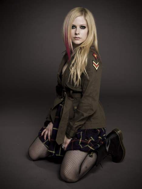 Últimas subidas - 20 - AvrilPix Gallery - The best image, picture and photo gallery about Avril Lavigne - AvrilSpain.Com Punk Singer, Singer Pictures, Avril Levigne, Avril Lavingne, Avril Lavigne Photos, Punk Rock Grunge, Avril Lavigne Style, Women Of Rock, Bryan Adams