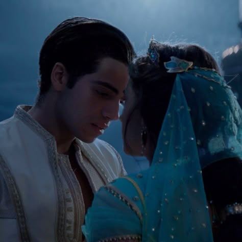 “Do you trust me?” Disney’s #Aladdin is now playing in theaters, get your tickets now (link in bio) Aladin Disney, Aladdin Film, Aladdin Wallpaper, Prince Ali, Aladdin Live, Mena Massoud, Disney Moments, Do You Trust Me, Disney Live Action Movies