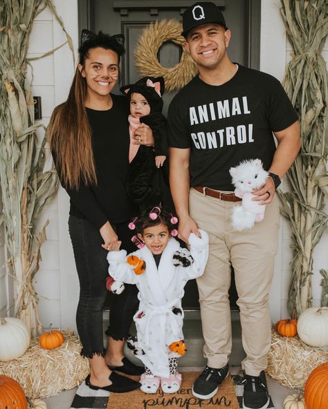 Cheetah Halloween Costume Family, Crazy Cat Lady Costume Toddler, Adams Family Costume With Dog, Cat Family Costume Ideas, Skunk Family Costume, Raccoon Family Costume, Toddler Girl Cat Costume, Family Animal Halloween Costumes, Cat Couple Costume Halloween