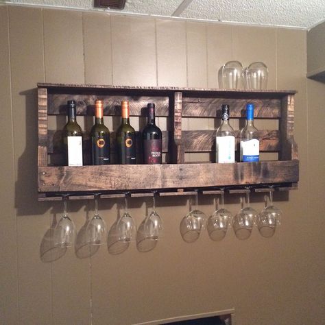 Hometalk | How to Make a Pallet Wine Rack Pallet Wine Rack, Pallet Wine, Diy Rustic Home, Pallet Ideas Easy, Wine Glass Rack, Tapas Bar, Pallet Wall, Diy Wine Rack, Wine Glass Holder