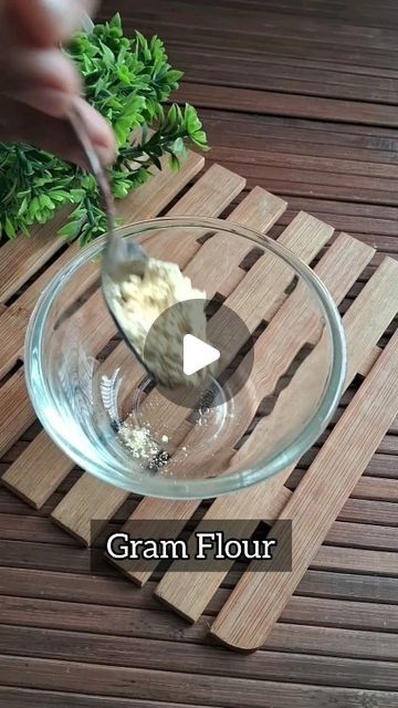 Araah Skin Miracle|Natural Skin & Hair Store on Instagram: "Say goodbye to sun tan with this DIY mask!   Mix rice flour, gram flour, lemon juice, curd, and potato juice.   Apply all over your face, leave it on for 20 mins, and wash off.   It evens skin tone and gives a bright look. ☀️🌿  . Follow us for more details. . (Araah, AraahSkinmiracle, Araahnaturals,  SunTanRemoval, DIYMask, BrightSkin, Skincare, Summer Skincare, Summer Tan Removal, bright skin, Glowing Skin, Glowup, Instagram, Insta, Meta, Metaverse, Reel, Reeloftheday, ReelitFeelit)" Skincare Summer, Potato Juice, Glowing Skin Mask, Tan Removal, Summer Tan, Gram Flour, Hair Stores, Summer Tanning, Skin Glowing