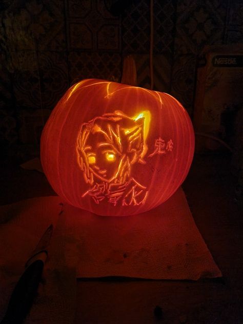 We carved Shinobu Kocho on a pumpkin! Pumpkin Carving Ideas Sunflower, Demon Slayer Pumpkin, Gojo Pumpkin Carving, Demon Slayer Pumpkin Carving, Anime Pumpkins, Anime Pumpkin Carving, Demon Slayer Shinobu Kocho, Halloween Core, Demon Slayer Shinobu