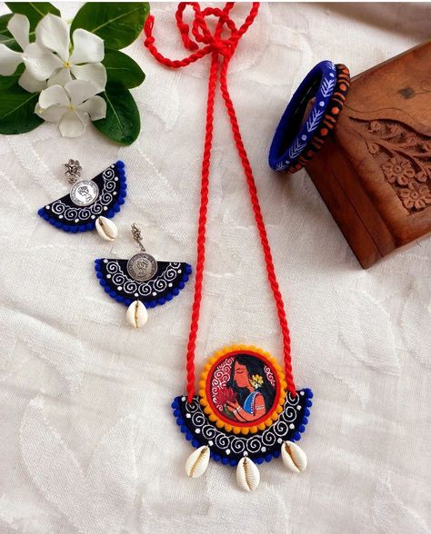 Bengali Handmade Jewellery, Fabric Jwellary Set, Fabric Necklace Diy Handmade, Navratri Jwelary, Bengali Jewellery Traditional, Handmade Jwellary Idea, Handmade Fabric Jewellery, Cloth Jewellery, Flower Jewelry Designs