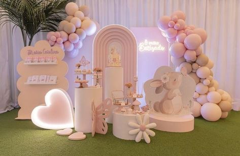 Tas Celine, Baptism Party Ideas, Bunny Birthday Party, Surprise Baby Shower, Baby Birthday Decorations, Baby Shower Theme Decorations, Bunny Birthday, Girl Birthday Themes, First Birthday Decorations