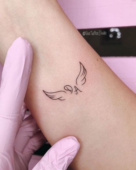 Neck Tattoos Women Small Words, Tato Jari, Tato Henna, Cool Wrist Tattoos, Парные Тату, Hand Tattoos For Women, Cute Tattoos For Women, Classy Tattoos, Discreet Tattoos