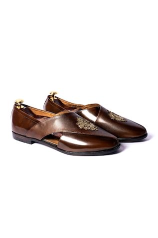 Buy Brown Handcrafted Cutout Sandals For Men by Artimen Online at Aza Fashions. Embroidery Composition, Brown Formal Shoes, Groom Wedding Shoes, Brown Brogues, Old Man Fashion, Brown Shoes Men, Groom Dress Men, Brown Sheep, Loafers For Men