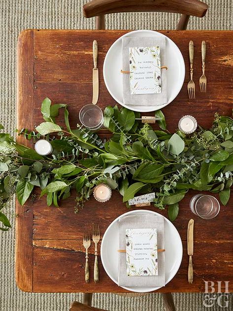 Wow your guests with this stunning greenery garland. Diy Christmas Garland Ideas, Christmas Garland Ideas, Diy Girlande, Garland Ideas, Diy Christmas Garland, Deco Table Noel, Holiday Garlands, Greenery Garland, Festival Diy