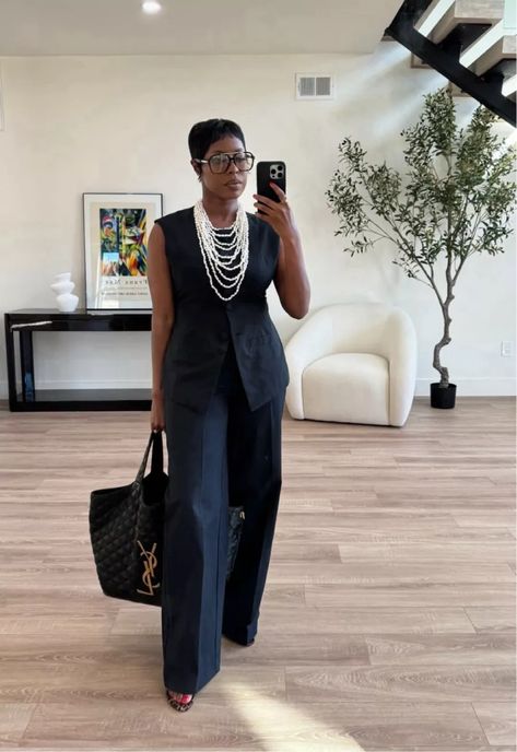 "10 Chic Business Casual Outfits for Black Women to Elevate Your Work Wardrobe" - Magic of Clothes Business Casual Outfits For Black Women, Business Black Women, All Black Business Casual Outfits, Business Casual Outfit Ideas, Outfits For Black Women, Outfit Ideas For Black Women, Black Ivy, Business Casual Outfit, Chic Business Casual