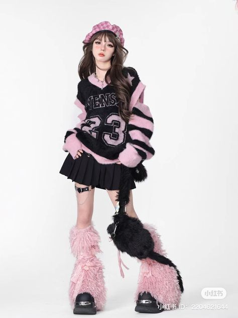 Girly Pop Aesthetic Outfits, Pink Acubi, Harajuku Fashion Kawaii, Kawaii Punk, Japanese Fashion Kawaii, Fashion Aesthetic Outfits, Clothes Tips, Punk Style Outfits, 2000s Japanese Fashion