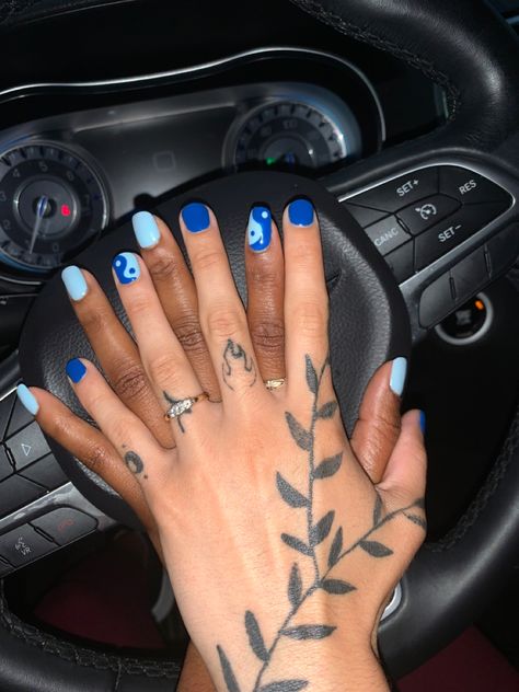 Nail Ideas For Couples, Couples Nails, Ying Yang Nails, Stylish Nail Art, Horror Nails, Blue Gel Nails, Mens Nails, Hippie Nails, Vintage Nails