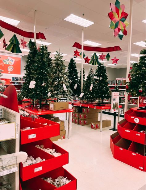 Stores During Christmas, Christmas At Target, Christmas Shopping Aesthetic, Vsco Christmas, Target Aesthetic, Christmas Shops, Christmas Target, Christmas Core, Target Wondershop