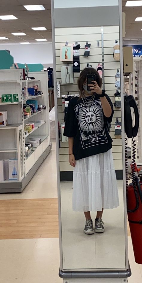 Baggy T Shirt Skirt Outfit, Skirts With Baggy Shirts, Skirts And Oversized Shirts, Long Skirt With Baggy Shirt, Baggy Shirt And Skirt Outfit, Maxi Skirt T Shirt Outfit, Skirt With Baggy Shirt, White King Skirt Outfit, Skirt And Baggy Shirt