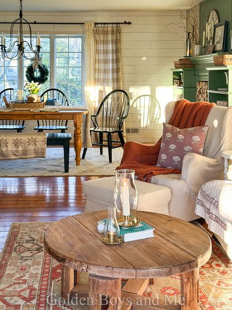 Small House Remodel On A Budget, Country Cottage Living Room, Morning Dove, Country Cottage Living, Cabin Room, Room Country, Cottage Vibes, Decorating Diy, Cottage Living Rooms