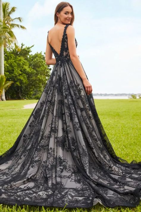 Silver And Black Wedding Dress, Black Swan Wedding Dress, White Wedding Dress Black Lace, White With Black Wedding Dress, Nonbinary Wedding Dress, Black Ombre Wedding Dress, White Wedding Dresses With Sleeves, Black And White Wedding Dresses, Ombre Wedding Dress