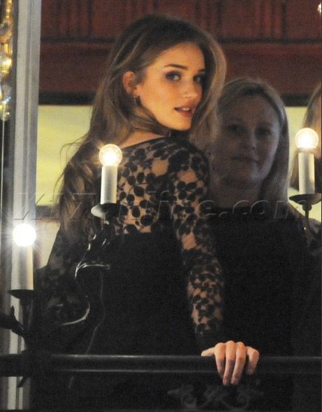 Rosie Huntington Whiteley Style, Paparazzi Photos, Model Aesthetic, Huntington Whiteley, Rosie Huntington Whiteley, Rich Girl, Model Life, French Girl, Gossip Girl