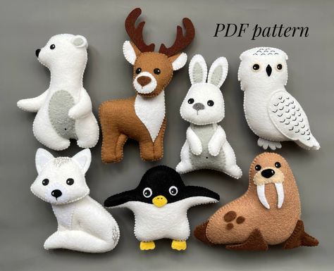 This PDF felt pattern is a tutorial with illustrations, text and full size pattern pieces (no need to enlarge or resize). Step by step you make toy yourself. Size: 10 -12 cm / 3.93 - 4.8 inch height. After purchase you can download and print this pattern within a few minutes. PDF tutorial includes: - step by step pictures - English step by step instructions. - Material list - Basic stitching guide - Real size pattern pieces for Print Canada Animals, Animal Felt Patterns, Diy Felt Animals, Easy Felt Crafts, Felt Templates, Animal Felt, Felt Food Diy, Diy Felt Christmas Ornaments, Felt Toys Patterns