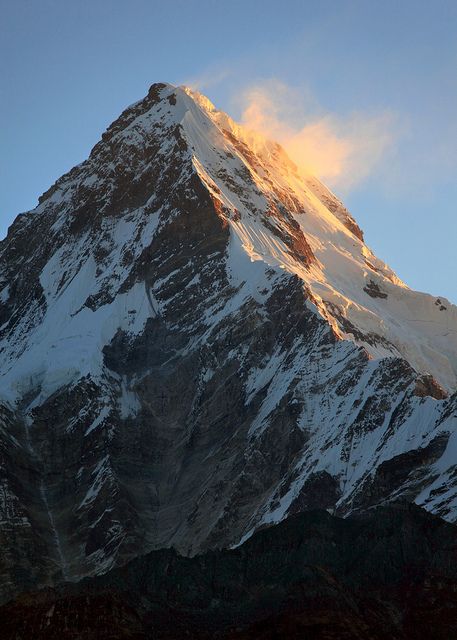 Mountains Close Up, Mountain Reference Photo, Pictures Of Mountains, Huge Mountains, Mountains Pictures, Nepal Annapurna, Mountain Pictures, Misty Mountain, Mountain Wallpaper