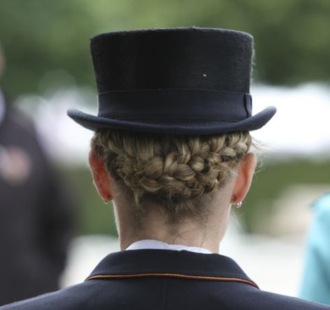 dressage hair - Google Search Equestrian Hairstyles, Equestrian Fashion Outfits, English Riding Outfit, Helmet Hair, Equestrian Helmet, English Riding, Equestrian Lifestyle, Classic Hairstyles, Equestrian Life