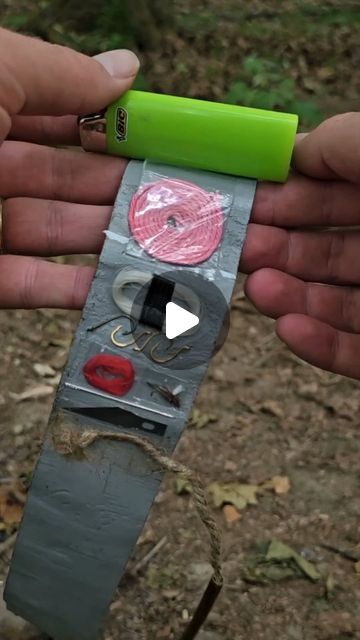 Survival Tips Outdoor, Homemade Survival Gear, Bushcraft Crafts, Survival Lighter, Camping Diy Ideas, Survival Kit Diy, Survival Crafts, Preppers Survivalist, Diy Lighter