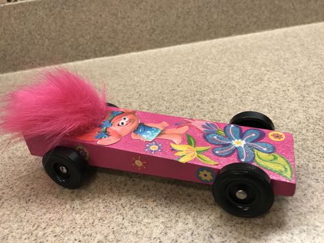 "Poppy Troll - Hug Time" - Faith's 2017 Pinewood Derby Car Pinewood Derby Car Templates, Pinewood Derby Cars Ideas, Pinewood Derby Car Designs, Pinewood Derby Car Ideas, Derby Car Ideas, Pine Wood Derby Cars Designs Girl, Hug Time, Pine Wood Derby Cars Designs Fast, Pine Wood Derby Cars Designs