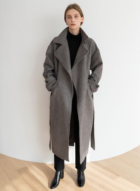 Outerwears - KINDERSALMON Grey Wool Coat Outfit, Wool Coat Outfit, Bottoms Outfit, Oversize Collar, Grey Wool Coat, Practical Style, Gray Wool Coat, Coat Outfit, Margaret Howell