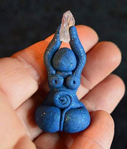 Crafts With Crystals Sculptures & Statues, Clay Goddess Tutorial, Fertility Goddess Statue, Diy Clay Goddess Statue, Yoga Clay Art, Goddess Clay Sculpture, Clay Goddess Diy, Pottery With Crystals, Polymer Clay Statue