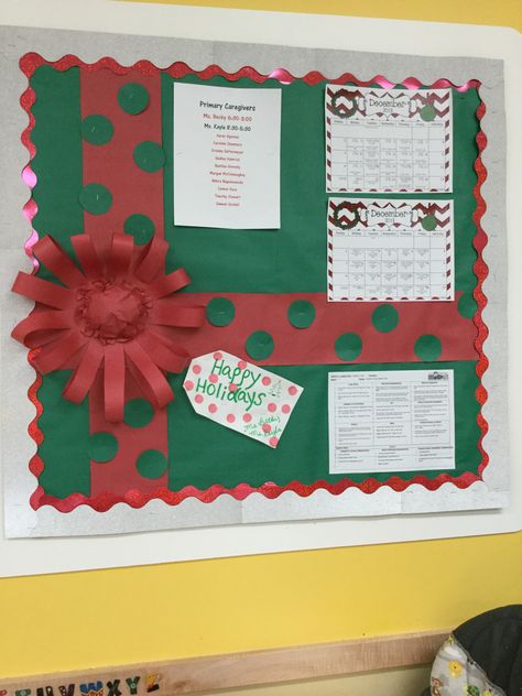 Present Christmas bulletin board Small Christmas Bulletin Board Ideas, Christmas Work Bulletin Board Ideas, Simple Christmas Bulletin Board Ideas, Present Bulletin Board, Kitchen Bulletin Board Ideas, Gift Bulletin Board, Kitchen Bulletin Boards, Student Appreciation, Kitchen Boards