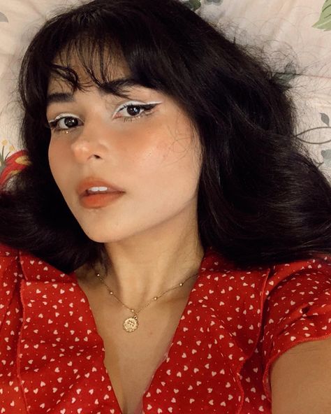 60s White Eyeliner, White Kohl Makeup, Hooded Eyes White Eyeliner, White Kohl Eyes, Double Eyeliner Hooded Eyes, White Liner Makeup Looks Hooded Eyes, White Winged Eyeliner, White Eyeliner Looks Hooded Eyes, Vintage Makeup Hooded Eyes