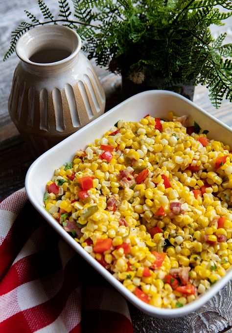 Italian Corn Salad, Italian Corn, Cook Tomatoes, Sweet Corn Salad, Growing Sweet Corn, Salad Italian, Corn Zucchini, Easy Summer Side Dishes, Summer Side Dishes