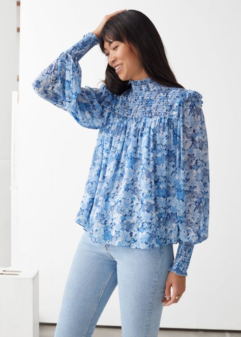 Smock Blouse Outfit, Top New Design, Turtleneck Blouse, Blue Turtleneck, Straight Clothes, Smock Blouse, Blue Florals, Ladies Top, Chic Blouses