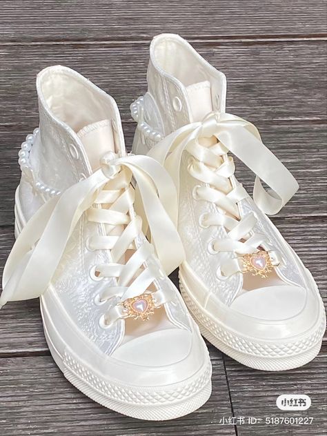 Royal Shoes Aesthetic, Coquette Shoes Sneakers, White Fancy Shoes, White Shoes Aesthetic, Coquette Shoes, Shoe Aesthetic, Sandals Design, Comfy Sneakers, Wedding Sneakers