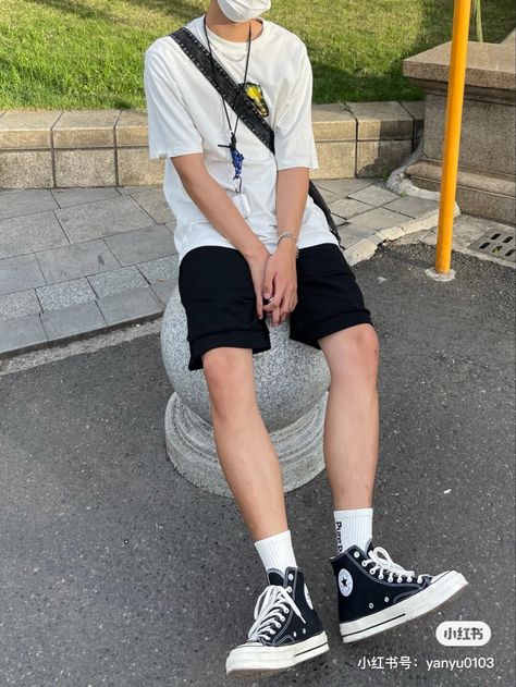 Outfit With Black Shorts Men, Clothes For Guys Street Styles, Converse With Shorts Men, Outfits With Converse Men, Outfits Shorts Hombre, Basketball Shorts Outfit Mens, Korean Street Fashion Mens Casual, Grunge Summer Outfits Men, Men Converse Outfit