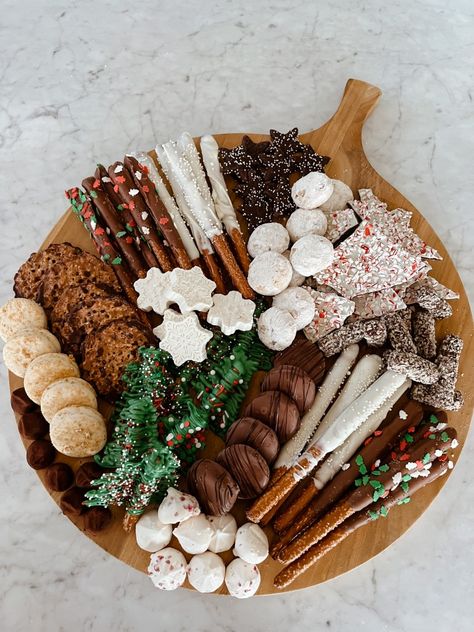 Trader Joe Christmas Appetizers, Trader Joe’s Christmas Charcuterie, Trader Joes Christmas Appetizers, Winter Snack Board, New Years Eve Dessert Charcuterie Board, Christmas Dessert Charcuterie Board Holiday Parties, Trader Joe’s Dessert Board, Desert Board Christmas, Trader Joes Christmas 2023