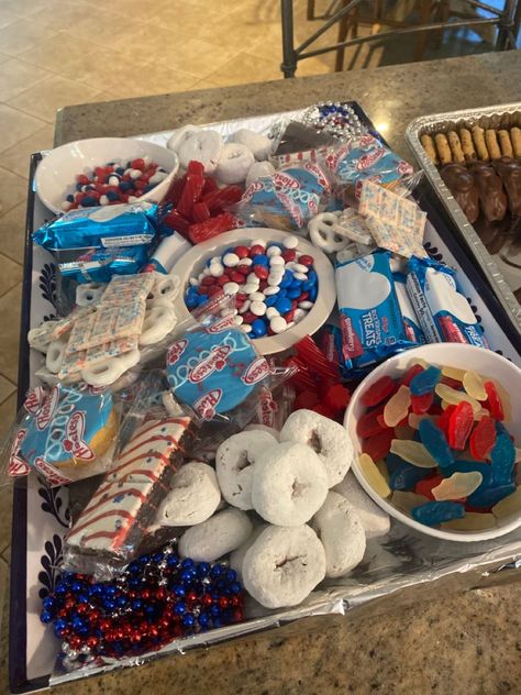 4th Of July Sleepover Ideas, Memorial Day Snacks Parties Food, 4th Of July Beach Party, Memorial Day Weekend Food, 4 Of July Party, 4th Of July Party Aesthetic, Food Fourth Of July, July 4th Aesthetic, Usa Theme Party