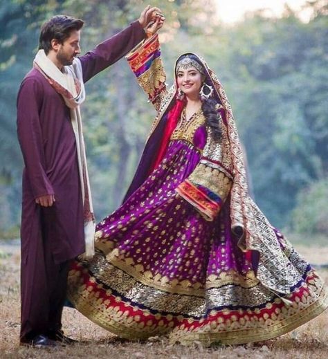 Afghanistan bride wears a salwar kameez that has elaborate and elegant handcrafted embroidery. Bright colours with hand embroidery is what bridal attires are all about in Afghanistan. In Afghanistan green colour is believed to be a colour that is associated with prosperity and paradise. Afghan Wedding Dress, Bridal Mehndi Dresses, Afghani Clothes, Shadi Dresses, Afghan Wedding, Henna Night, Afghan Girl, Bridal Dresses Pakistan, Most Beautiful Wedding Dresses