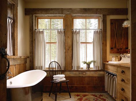 Winter dream cabin in the village of Sugar Bowl: Ski Barn Winter Cabin Interior, Country Baths, Primitive Bathrooms, Ski Cabin, Rustic Office, Rustic Porch, Cottage Shabby Chic, Rustic Bathroom Designs, Winter Cabin