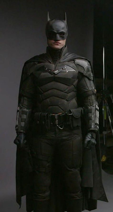 Robert Pattinson Batman Suit, Robert Pattinson Batman Costume, Batman Begins Suit, Batman Costume Design, All Batman Suits, Batman Suit Design, The Batman Suit, The Batman Costume, Batman Pattinson