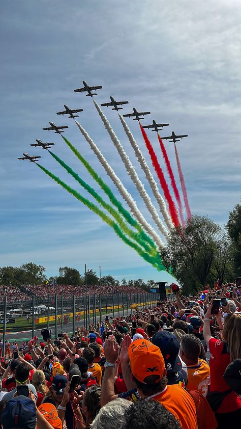 Frecce Tricolori in Monza, Italian GP Italian Gp F1, Monza F1 Wallpaper, Monza Grand Prix Formula 1, F1 Grand Prix Aesthetic, F1 Race Aesthetic, Monaco Gp Aesthetic, Monza F1 Track, F1 Racing Aesthetic, Gp Aesthetic