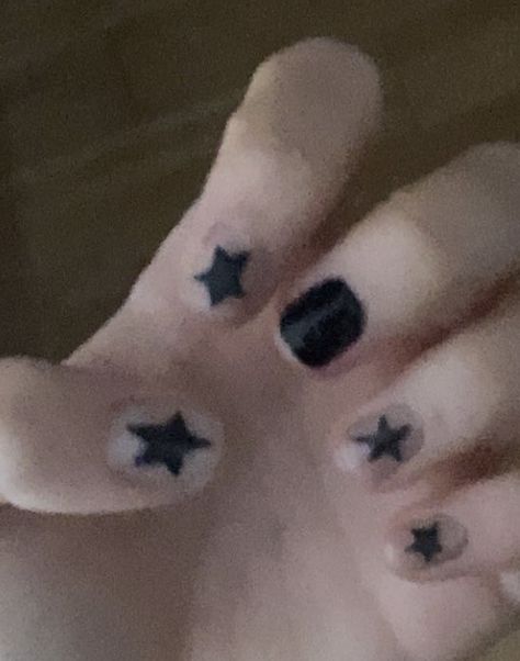 Nail Polish Ideas Easy, Nails Star, Star Nail Designs, Band Nails, Mens Nails, Punk Nails, Short Gel Nails, Cute Simple Nails, Black Nail Art