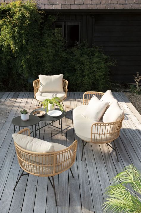 Kursi Outdoor, Porch Chairs, Garden Furniture Design, Rattan Outdoor Furniture, Outdoor Furniture Design, Rattan Garden Furniture, Balcony Furniture, Garden Decor Ideas, Garden Sofa