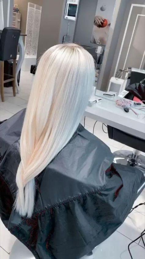 Long Platinum Blonde, Ice Blonde Hair, Platinum Hair Color, Perfect Blonde Hair, Bright Blonde Hair, Platinum Blonde Hair Color, White Hair Color, White Blonde Hair, Guy Tang